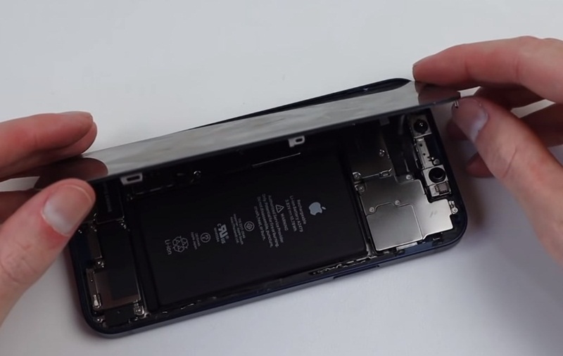 Apple sẽ ngăn chặn hoàn toàn việc sửa chữa thiết bị